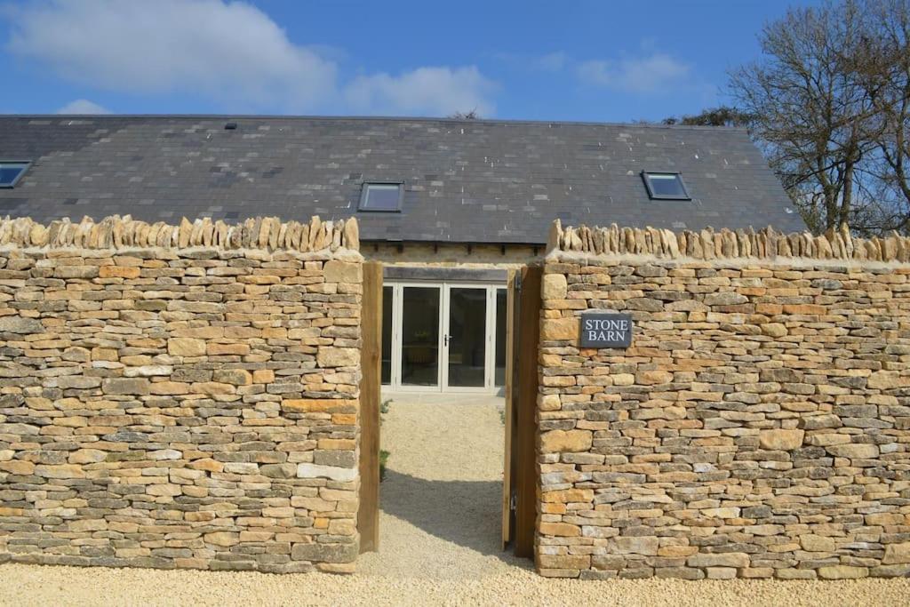 Stone Barn, Contemporary Barn Conversion Cheltenham Exteriör bild