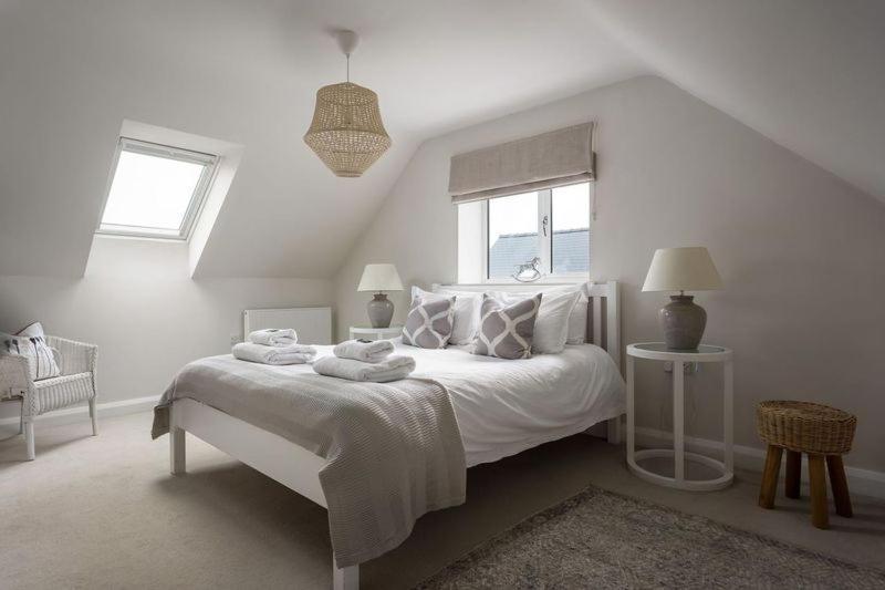 Stone Barn, Contemporary Barn Conversion Cheltenham Exteriör bild